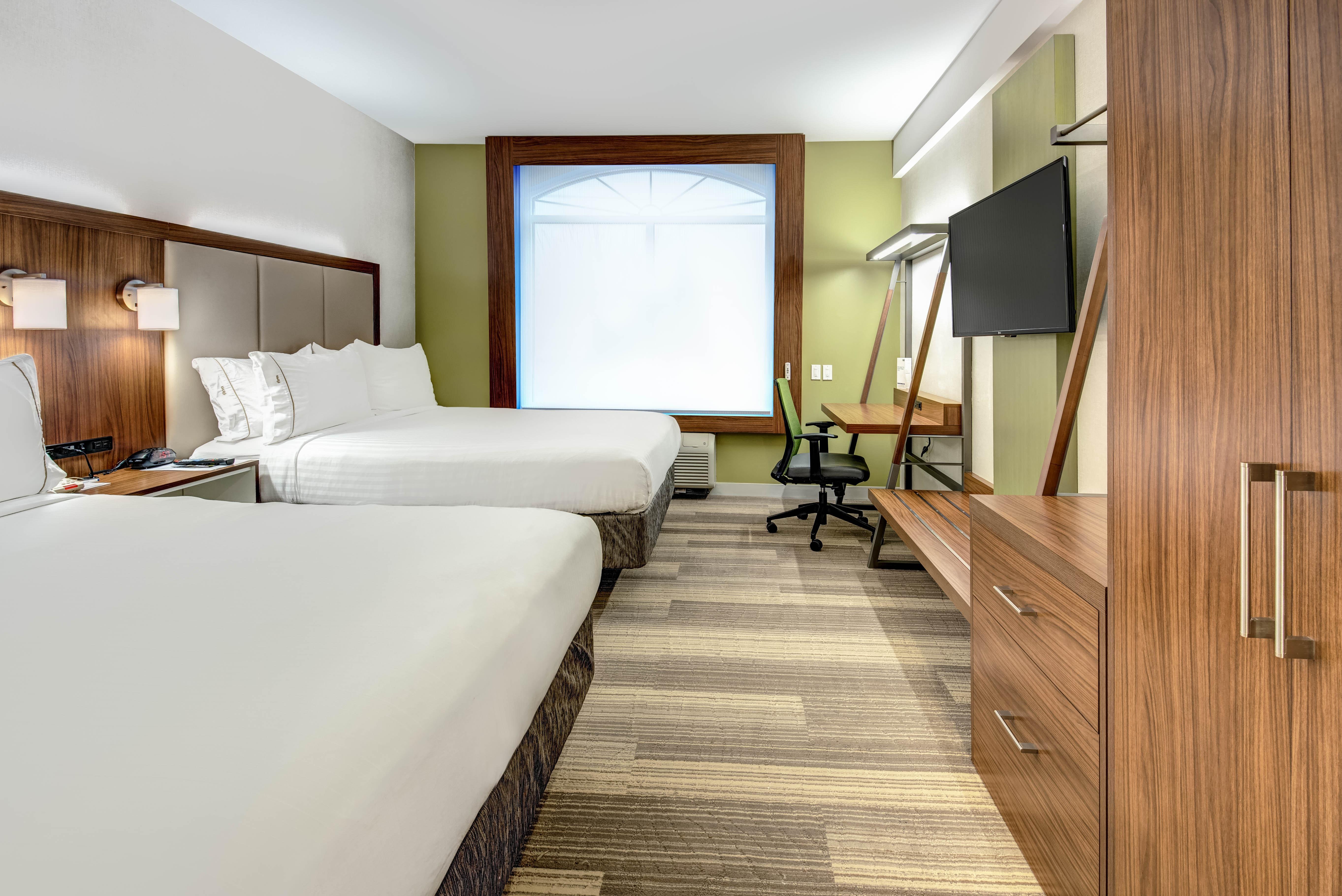 Holiday Inn Express Woodbridge By Ihg Avenel Exteriör bild