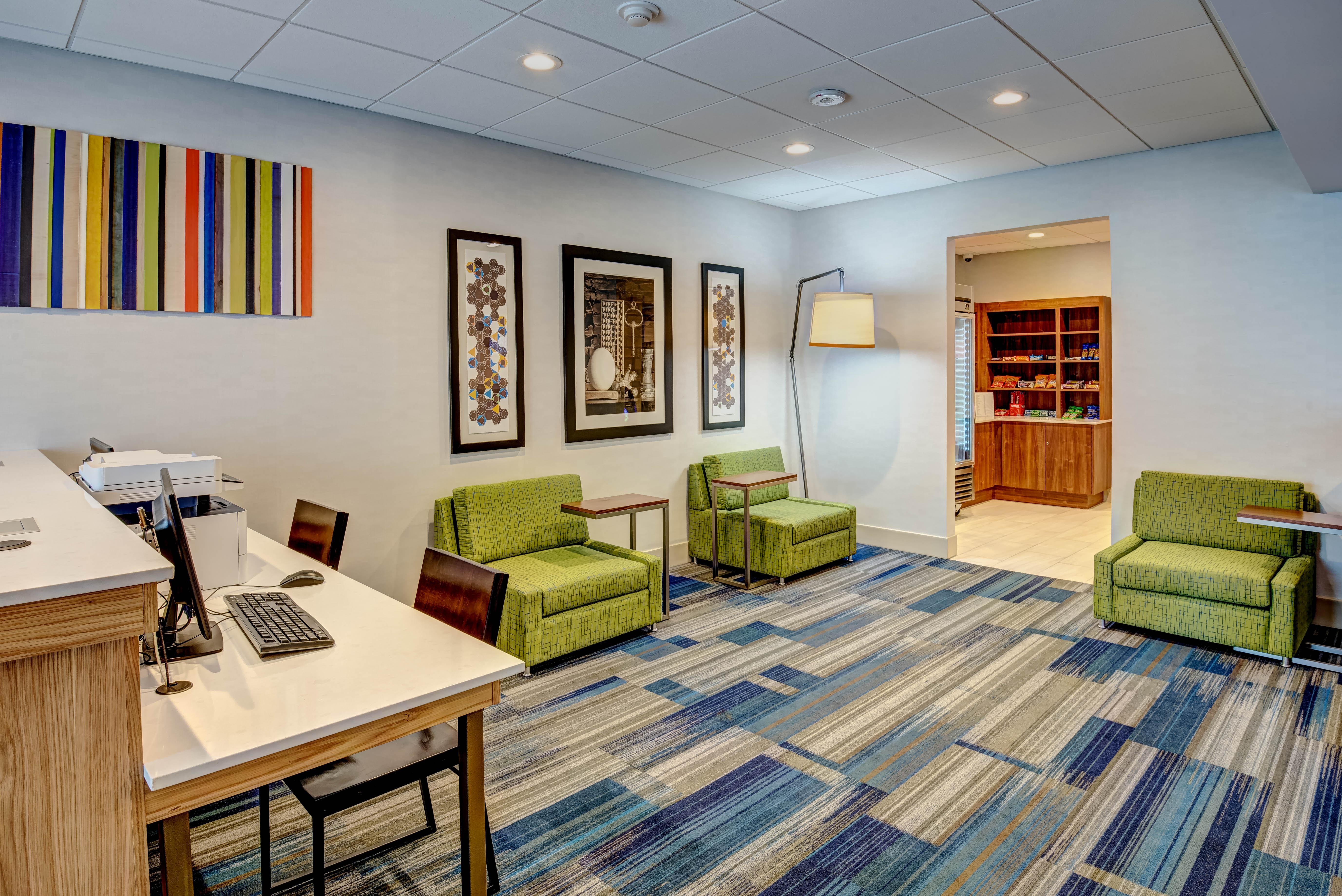 Holiday Inn Express Woodbridge By Ihg Avenel Exteriör bild