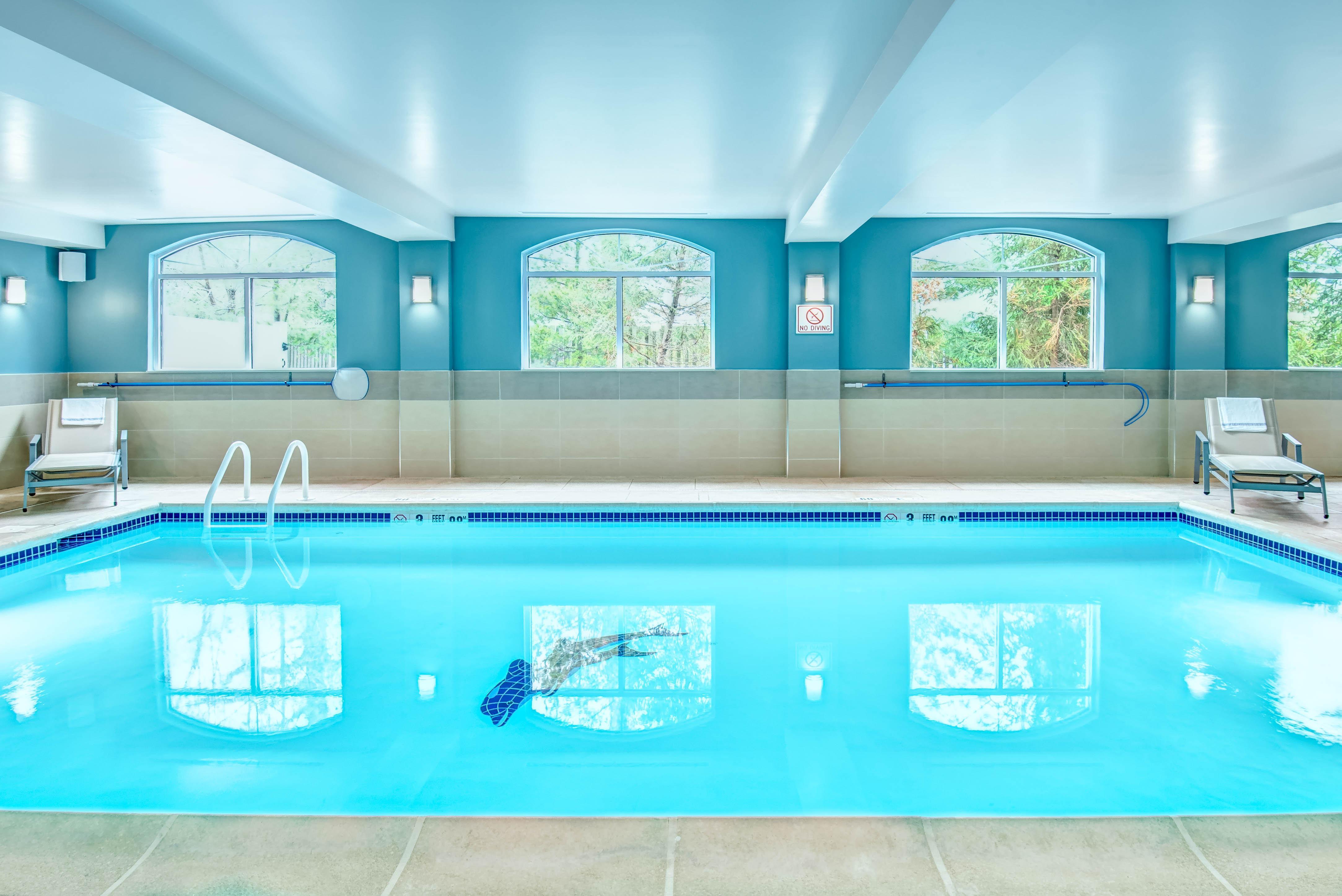 Holiday Inn Express Woodbridge By Ihg Avenel Exteriör bild