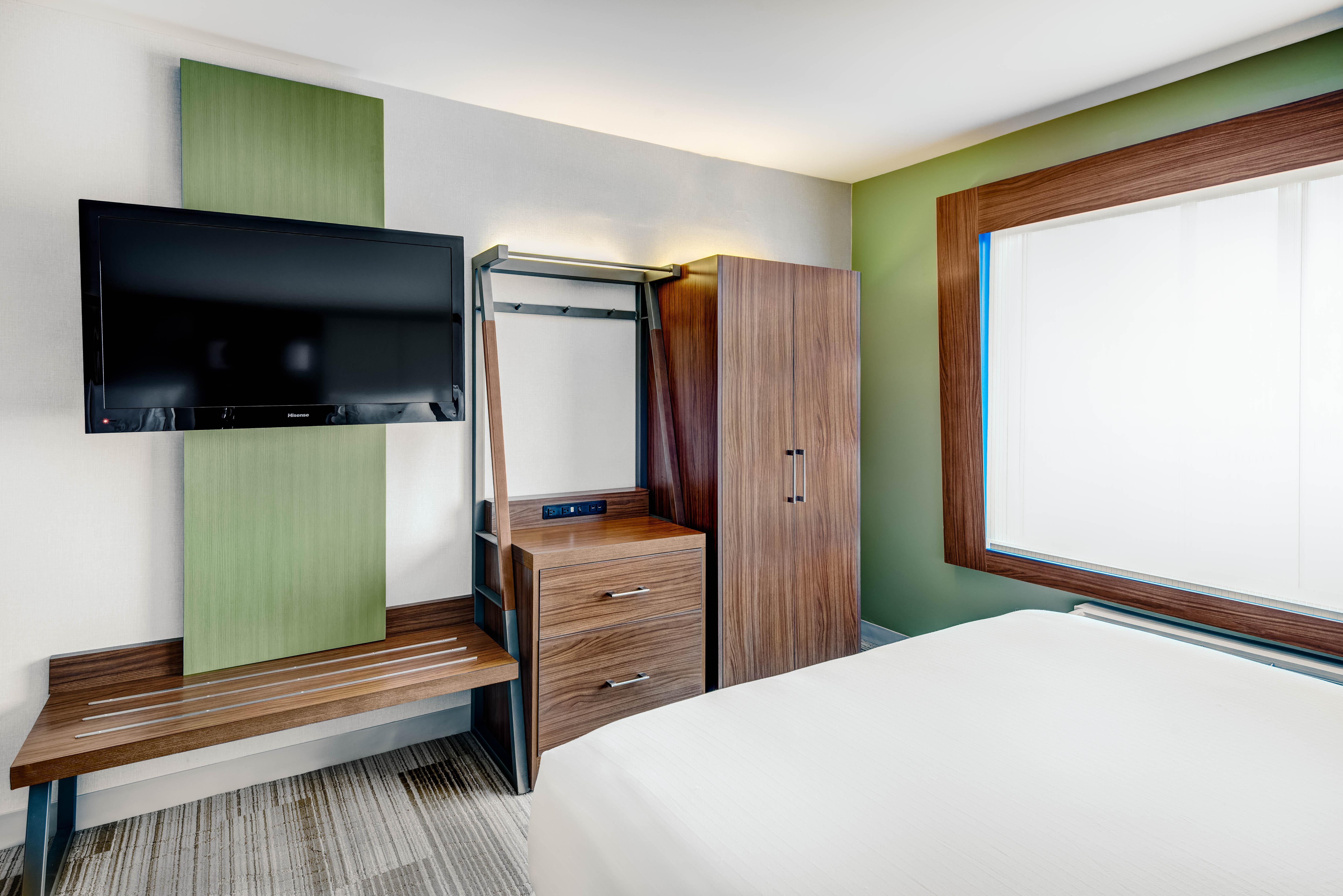 Holiday Inn Express Woodbridge By Ihg Avenel Exteriör bild