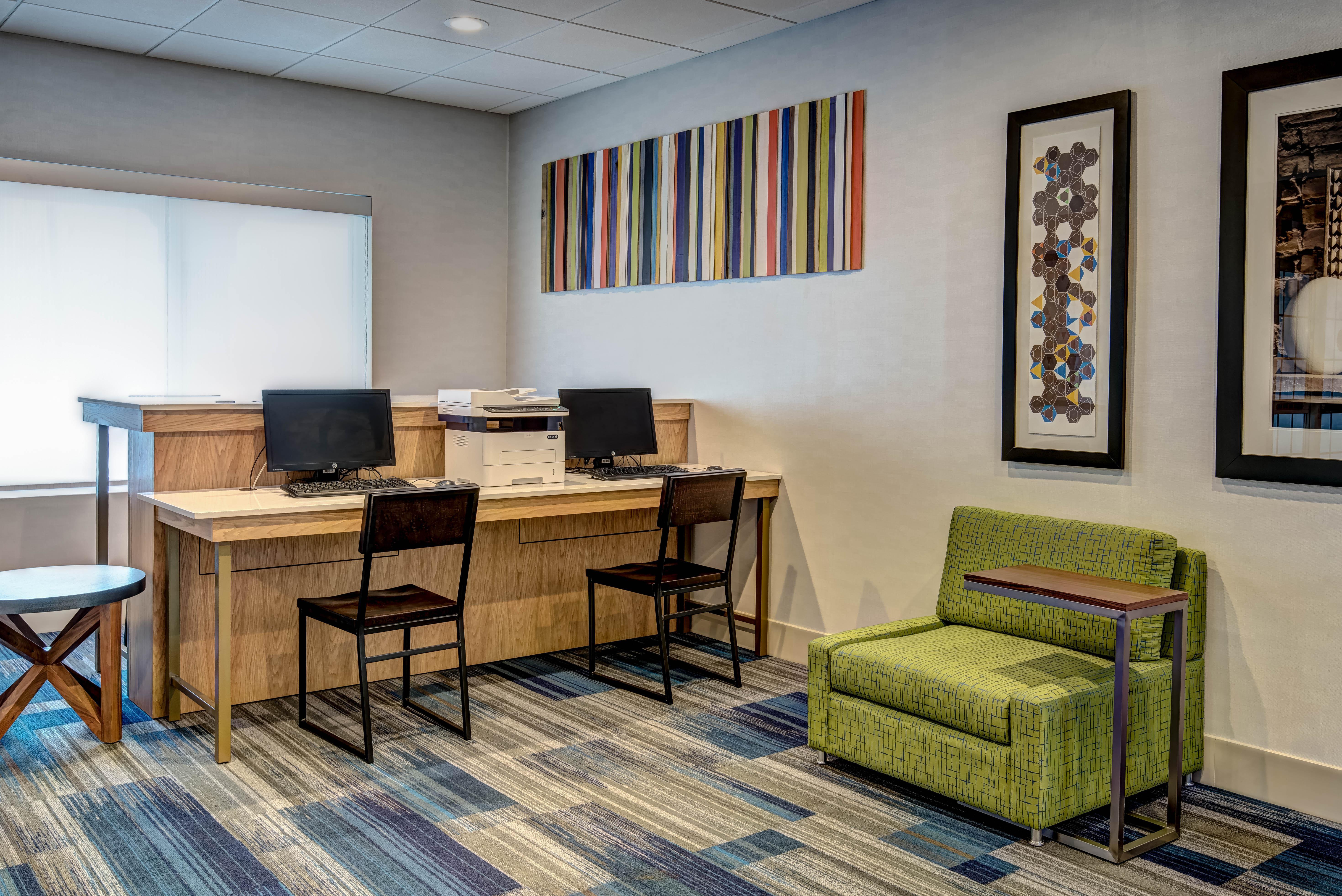 Holiday Inn Express Woodbridge By Ihg Avenel Exteriör bild