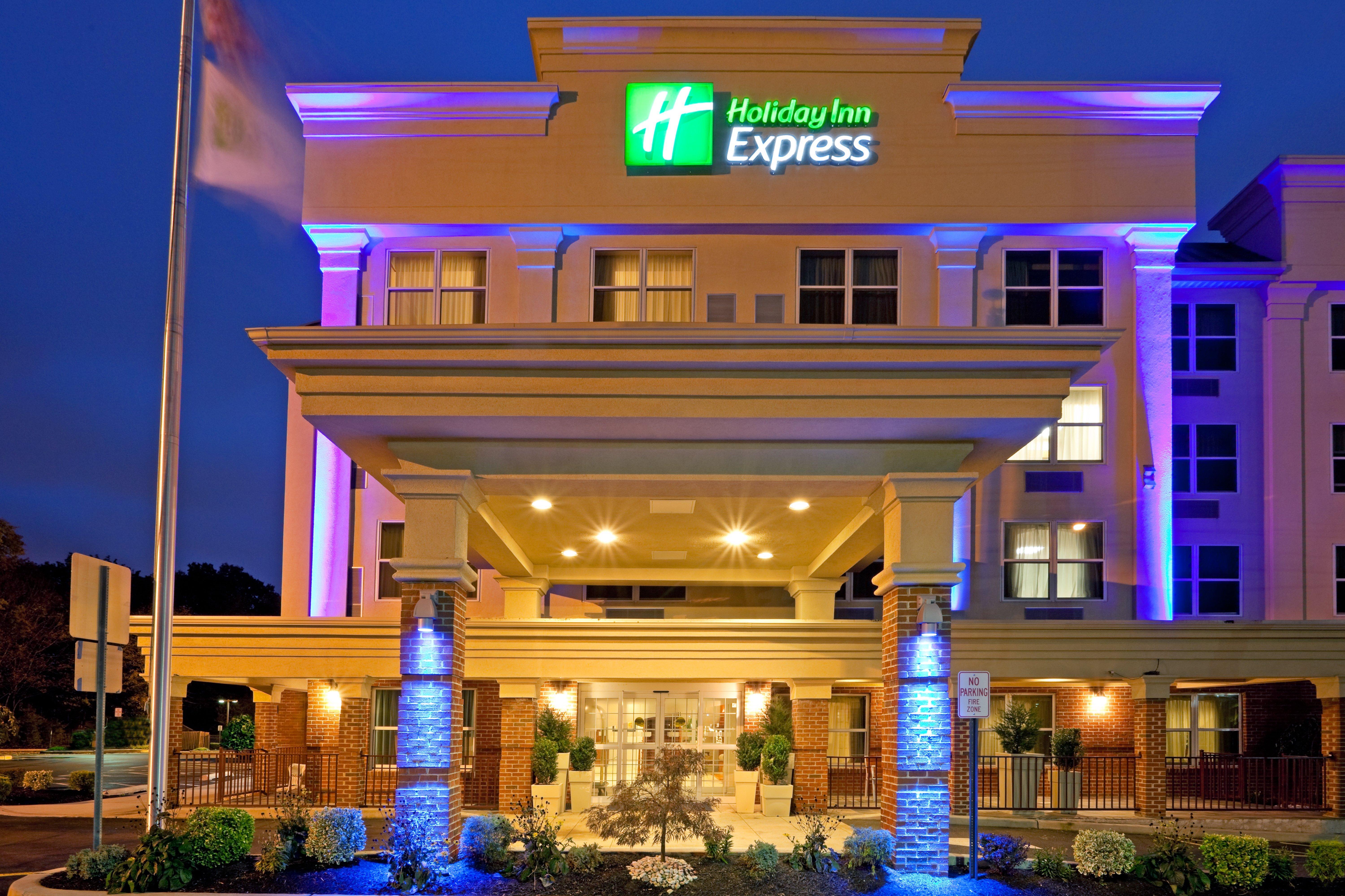 Holiday Inn Express Woodbridge By Ihg Avenel Exteriör bild