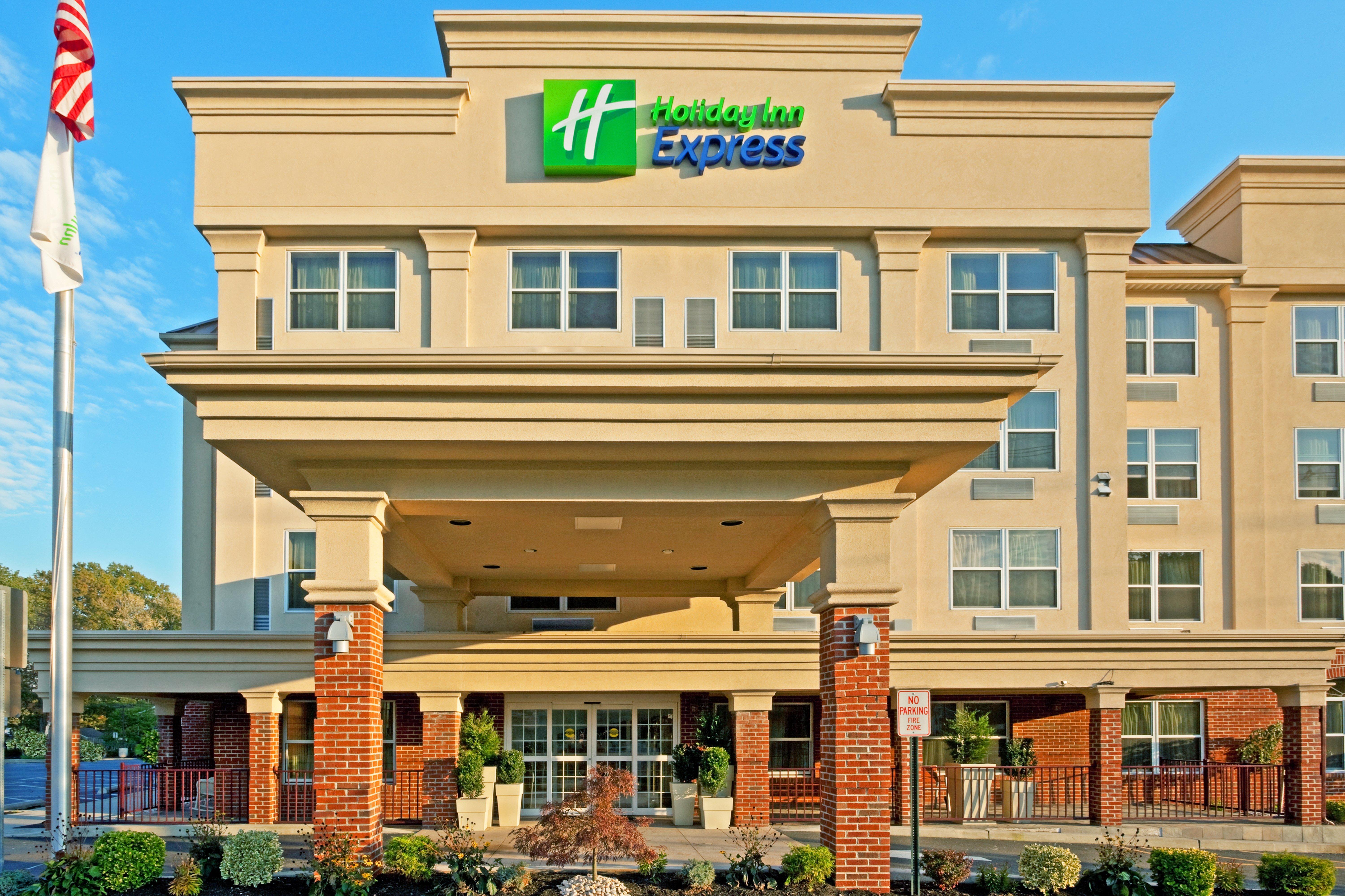 Holiday Inn Express Woodbridge By Ihg Avenel Exteriör bild