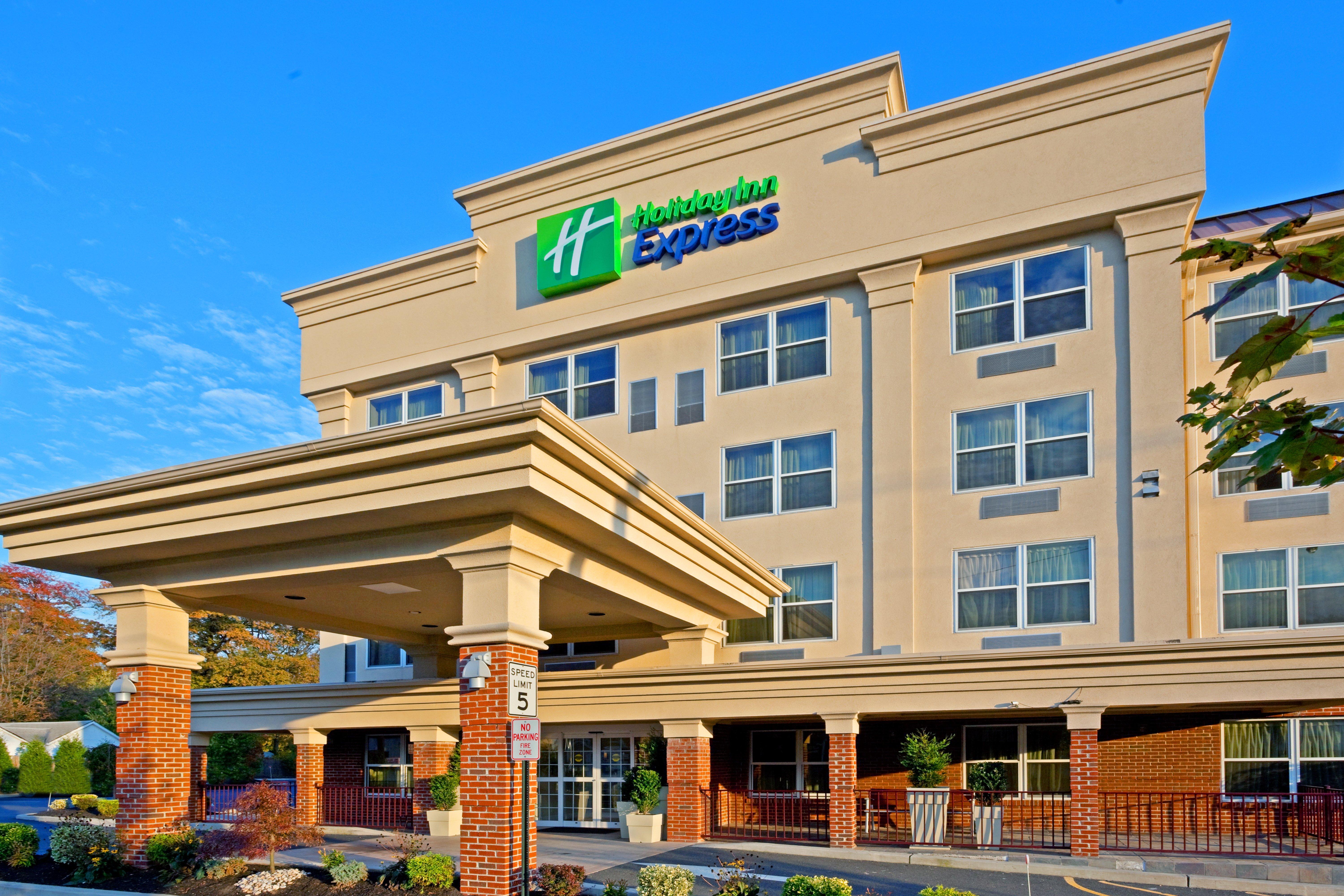 Holiday Inn Express Woodbridge By Ihg Avenel Exteriör bild