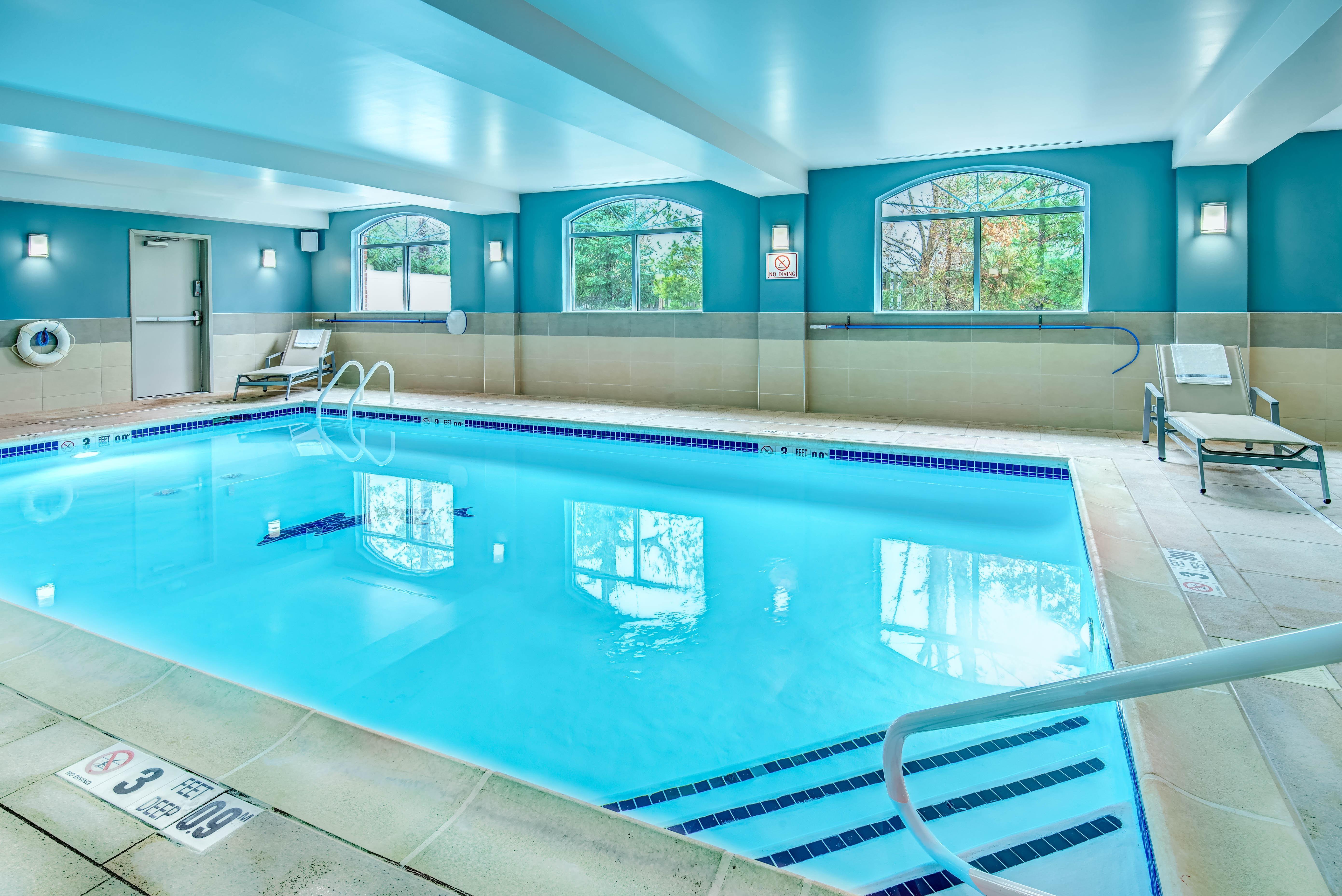 Holiday Inn Express Woodbridge By Ihg Avenel Exteriör bild