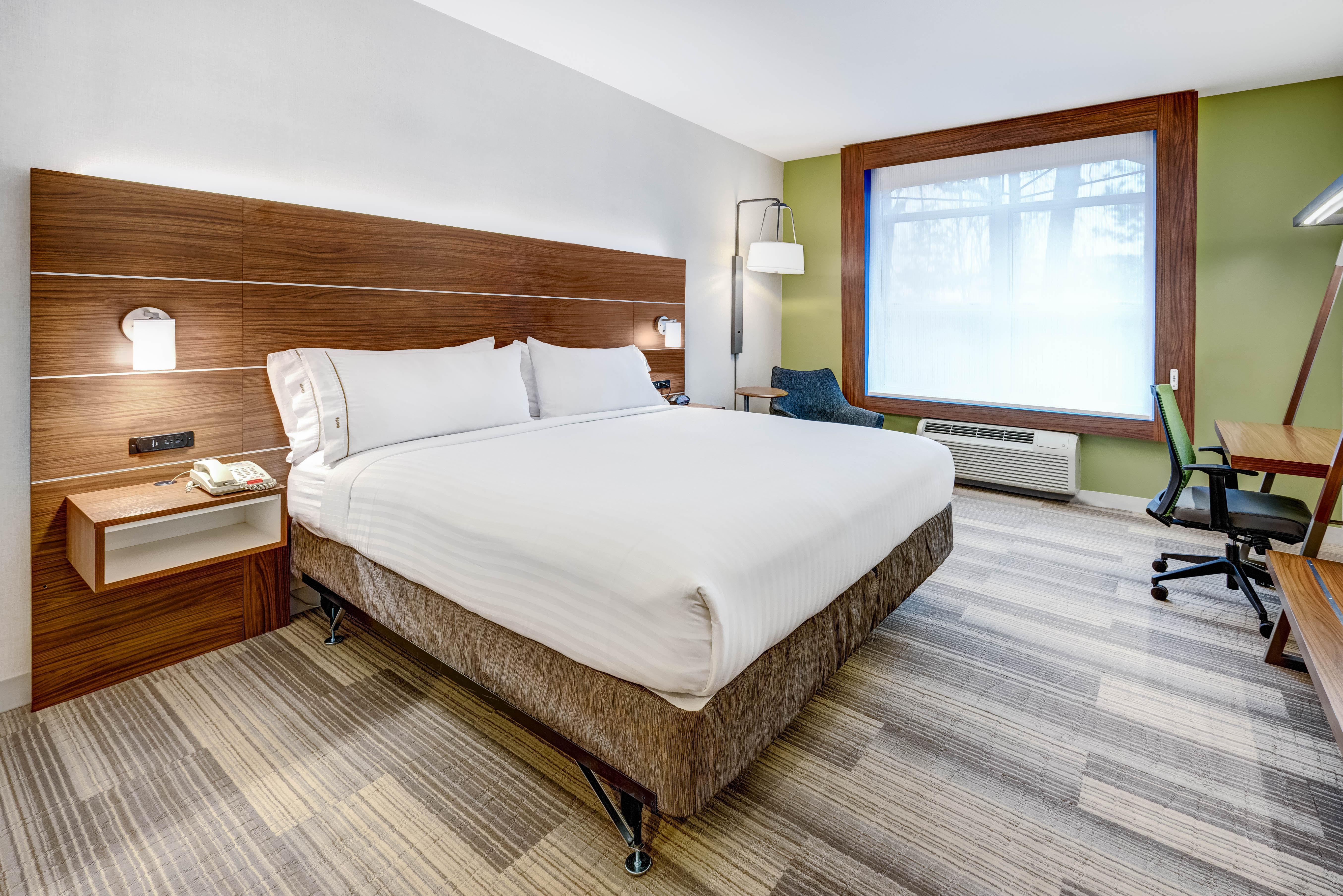 Holiday Inn Express Woodbridge By Ihg Avenel Exteriör bild