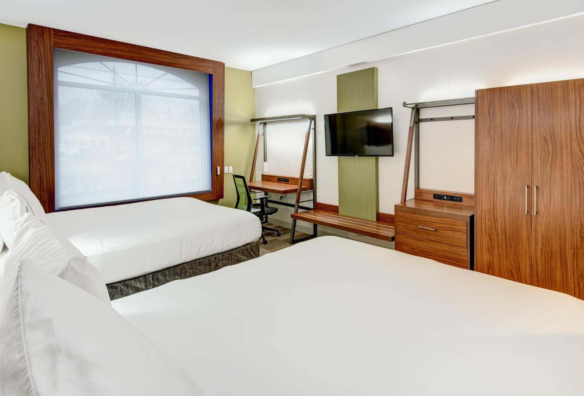 Holiday Inn Express Woodbridge By Ihg Avenel Exteriör bild