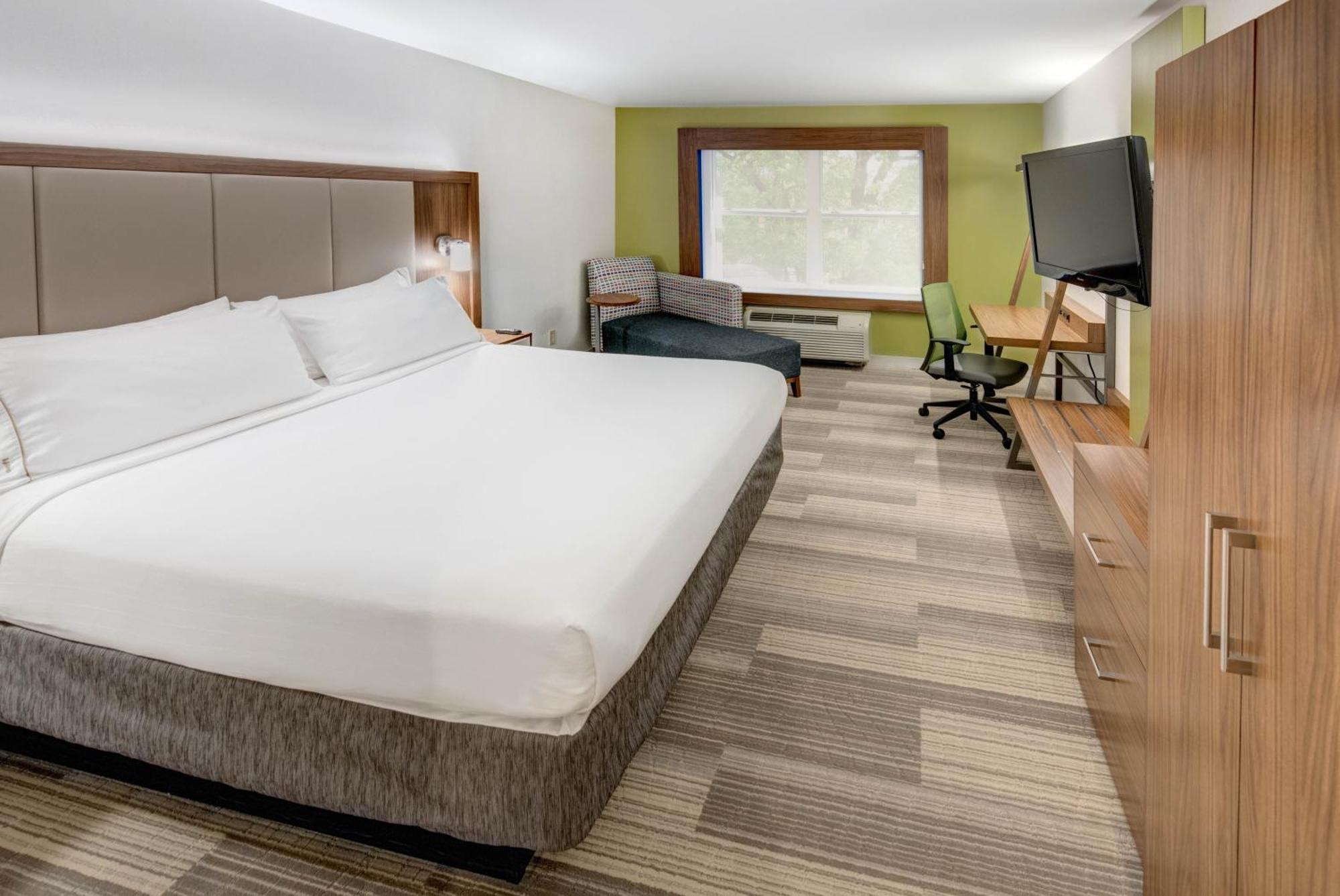 Holiday Inn Express Woodbridge By Ihg Avenel Exteriör bild