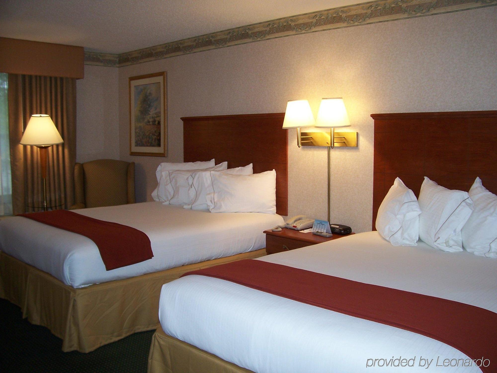 Holiday Inn Express Woodbridge By Ihg Avenel Rum bild